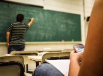 phone-classroom-pixabay.jpg