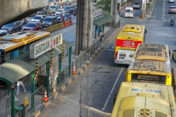 EDSA 버스 전용차선.jpg