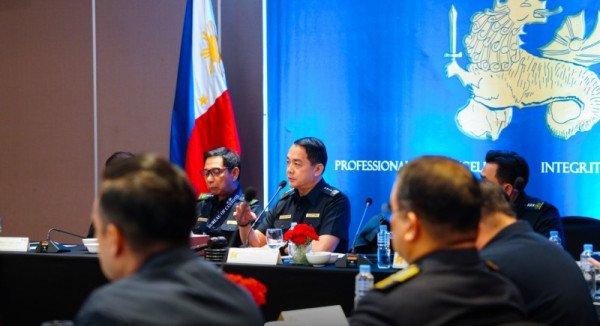 customs-chief-ariel-nepomuceno-meeting.jpg