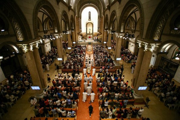 easter-sunday-mass-manila-cathedral.jpg